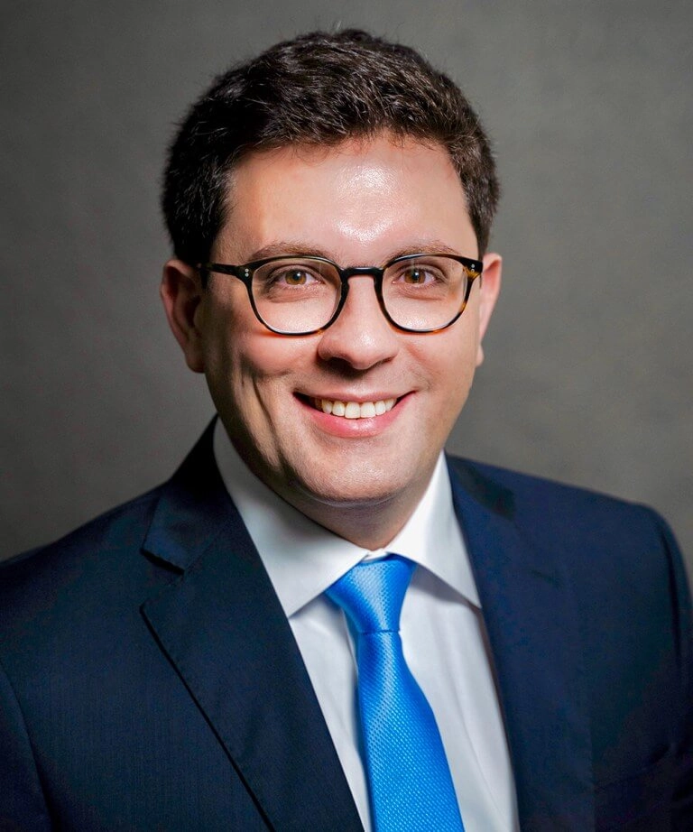 About Ehsan Saadat, MD - Saadat Spine
